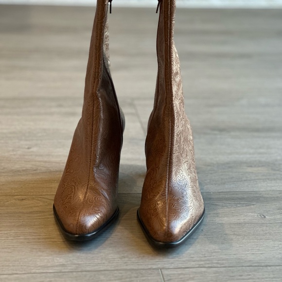 A. Marinelli Side Zip Brown Embossed Stunning Boots! Size 7 -Excellent condition - Picture 5 of 8